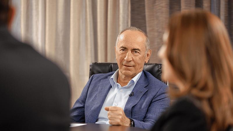 Աշխարհը «ծղոտով ծածկված չէ»