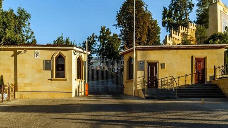 «Իսկանդեր» հրթիռի մնացորդներն ընկել են Կիևում Ադրբեջանի դեսպանատան շենքի վրա. Զելենսկի