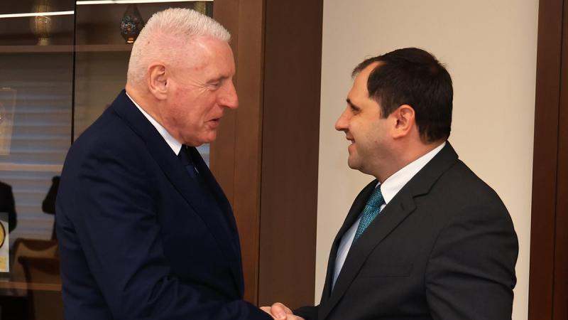 ՊՆ վարչական համալիրում քննարկվել են պաշտպանության ոլորտում Հայաստան-Միացյալ Թագավորություն համագործակցությանը վերաբերող հարցեր