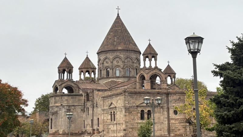 Մայր Աթոռ Սուրբ Էջմիածինը պահանջում է անհապաղ դադարեցնել Տ․ Արշակ արքեպիսկոպոս Խաչատրյանի և ազատազրկված մնացյալ եկեղեցականների ապօրինի հետապնդումները. հայտարարություն