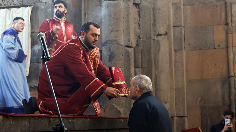 Եկեղեցին պետք է լինի ատելությունից ու քաղաքական հակադրությունից զերծ և ազգային միասնության տարածք. վարչապետ