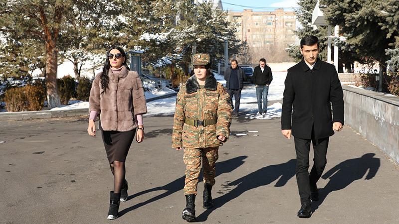 
ՄԻՊ-ն այցելել է զորամաս, առանձնազրույցներ ունեցել գումարտակի կին զինծառայողների հետ