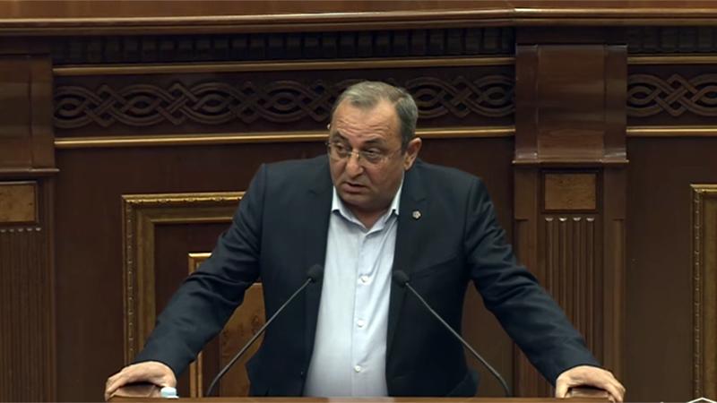 Դուք ամեն ինչ եք մերժում, ու՞մ վրա եք հոխորտում, հոխորտացեք Փաշինյանի վրա, որ հարձակում է գործել Հայ Առաքելական Սուրբ Եկեղեցու վրա. Արծվիկ Մինասյանը՝ ՔՊ պատգամավորներին