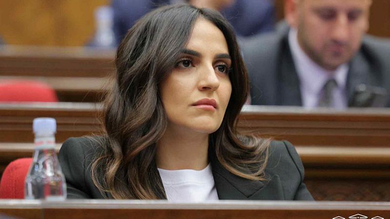 Իր կառավարման 26 տարիների ընթացքում չգտնվեց գեթ մեկ օր, երբ Կտրիճ Ներսիսյանը կլիներ իր հոտի մեջ և կպատասխաներ նրանց հարցերին. Ալխաս Ղազարյան