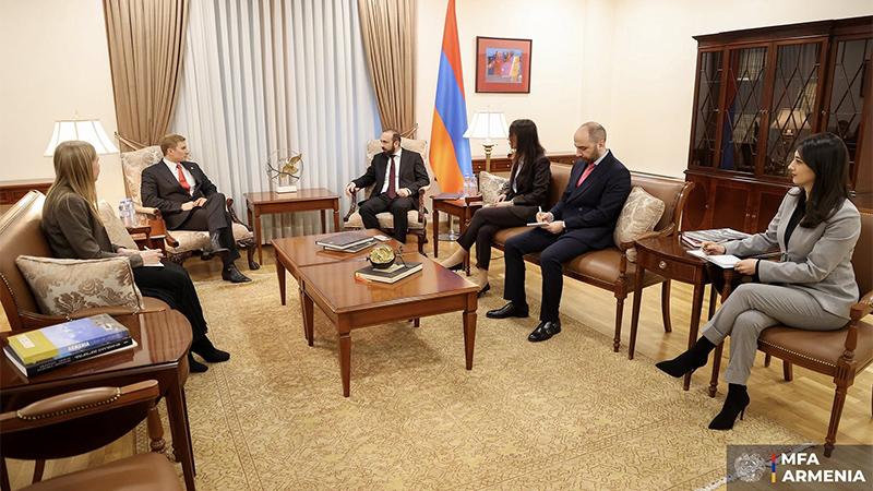 Արարատ Միրզոյանը հանդիպում է ունեցել ԱՄՆ պետքարտուղարի տնտեսական հարցերով տեղակալ Ջեյքոբ Հելբերգի հետ