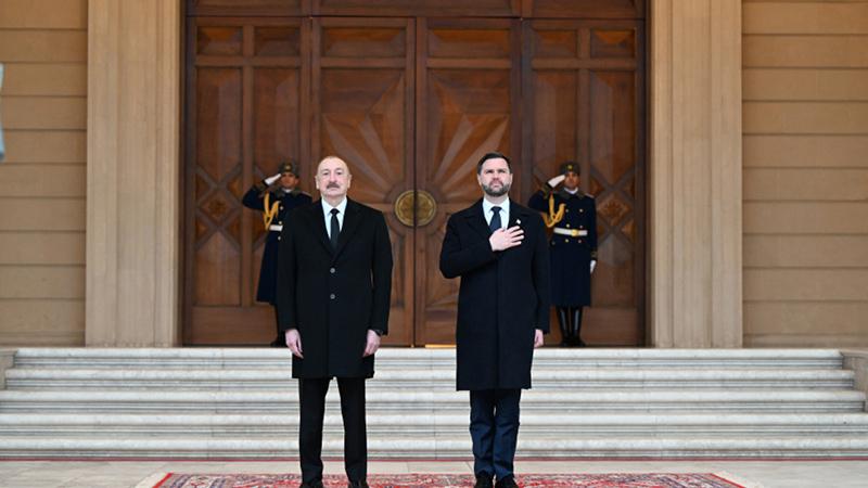 Ջեյ Դի Վենսը ժամանել է Բաքու, հանդիպել Իլհամ Ալիևի հետ