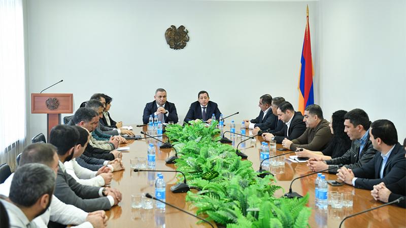 Քաղաքաշինության կոմիտեի նախագահը հանդիպել է Նաիրի համայնքի բնակիչներին և ոլորտային պատասխանատուներին