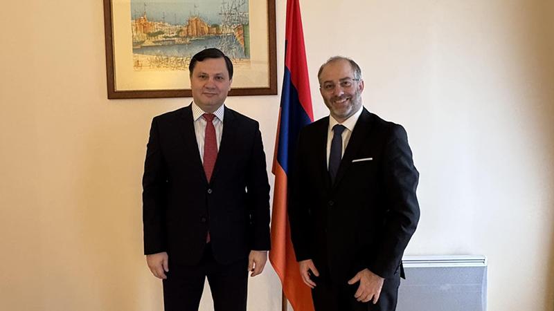 Դեսպան Արման Խաչատրյանը հանդիպել է Ֆրանկոֆոնիայի խաղերի միջազգային կոմիտեի տնօրենի հետ