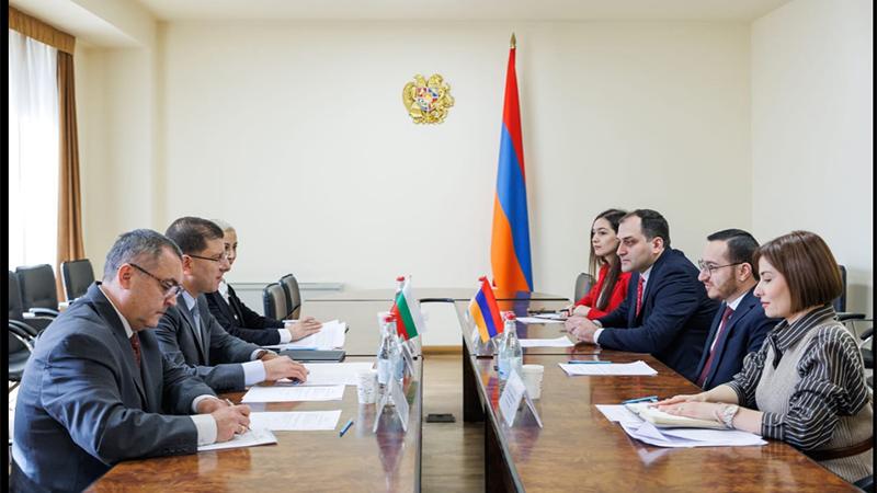 ԲՏԱ նախարար Մխիթար Հայրապետյանն ընդունել է Բուլղարիայի դեսպան Նիկոլա Նիկոլովին
