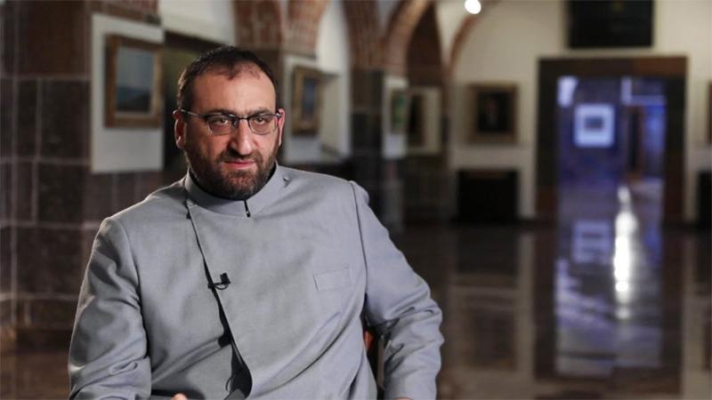 Արշակ Սրբազանի գործով դատավորը ինքնաբացարկ հայտնեց՝ բավարարելով փաստաբանների միջնորդությունը