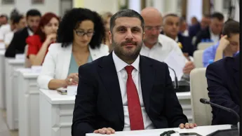 Երևանի փոխքաղաքապետն անդրադարձել է ավագանու նիստի ժամանակ տեղի ունեցած ծեծկռտուքին
