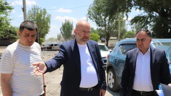 Շիրակի մարզպետն ու Ճանապարհային դեպարտամենտի տնօրենը շրջայցով եղել են Գյումրու Շիրակացի փողոցում