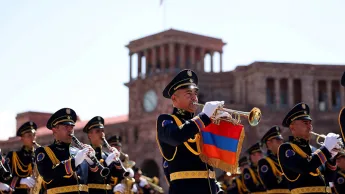 ԶՈՒ-ն երաժիշտ և պարող մասնագետ զորակոչիկներով համալրելու նպատակով հայտարարվում է մասնագիտական լսումներ և դիտումներ անցկացնելու մասին