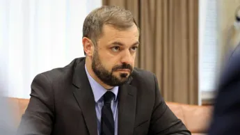 Էկոնոմիկայի նախարարութիւնը հերքած է լուրը, թէ Գևորգ Պապոյանը ռուսական կողմին խնդրած է իրեն հնարաւորութիւն տալ մասնակցելու Եկատերինբուրգի առեւտրատնտեսական ֆորումին