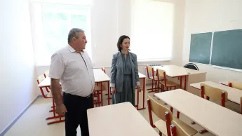 Ժաննա Անդրեասյանն այցելել է Գառնիի Ատոմի անվան թիվ 2 ավագ դպրոց