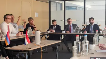 Une table ronde sur le thème de l'exportation de fleurs arméniennes vers le marché européen a eu lieu.