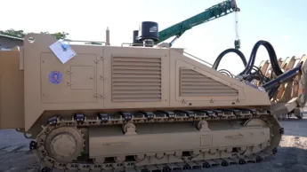 L'Arménie a reçu un nouveau don de l'UE : un véhicule de déminage télécommandé pesant environ 20 tonnes.
