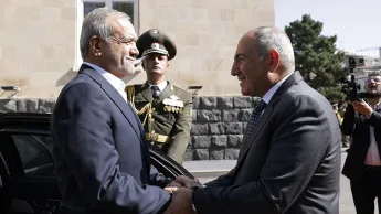 Notre leader martyr appelait l'Arménie un voisin noble. Pezeshkian a remercié Pashinyan.