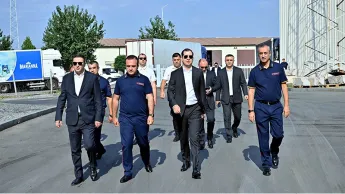 Édouard Hakobyan a pris connaissance de l'organisation du contrôle douanier dans les entrepôts de stockage temporaire à Yerevan.