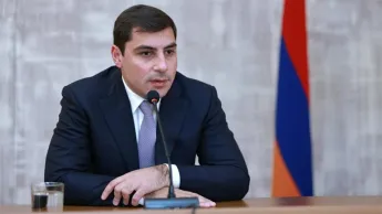Le gouverneur de la province de Vayots Dzor, Vahagn Arsenyan, a renoncé à son mandat de député et continuera son activité en tant que gouverneur de la province de Vayots Dzor.
