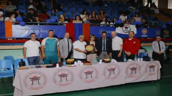 Le tournoi international de karaté traditionnel "Coupe Ararat" s'est tenu à Erevan.