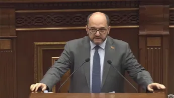 On dit que vous avez obtenu une majorité avec des voix poussiéreuses. Combien de députés parmi vous ont reçu un mandat avec des voix poussiéreuses, pourquoi l'avez-vous pris ? Haroutiunian aux opposants.