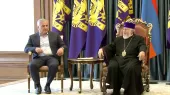 На протяжении всего этого времени ваше поведение было настоящим поведением верующего и духовного лидера — сдержанным и возвышенным. Самвел Карапетян поздравил Католикоса всех армян с днем рождения.