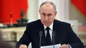 Мы боремся за настоящее и будущее России. Россия сильна и останется сильной в будущем. Путин