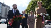 В Риге Мирзоян и Бражен возложили цветы к памятнику Независимости