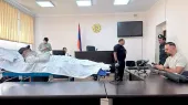 Гагик Хачатрян снова был доставлен в суд на каталке. Проходит заседание.