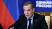 Россия не должна ограничиваться лишь временным управлением западными активами, ей следует идти дальше. Медведев